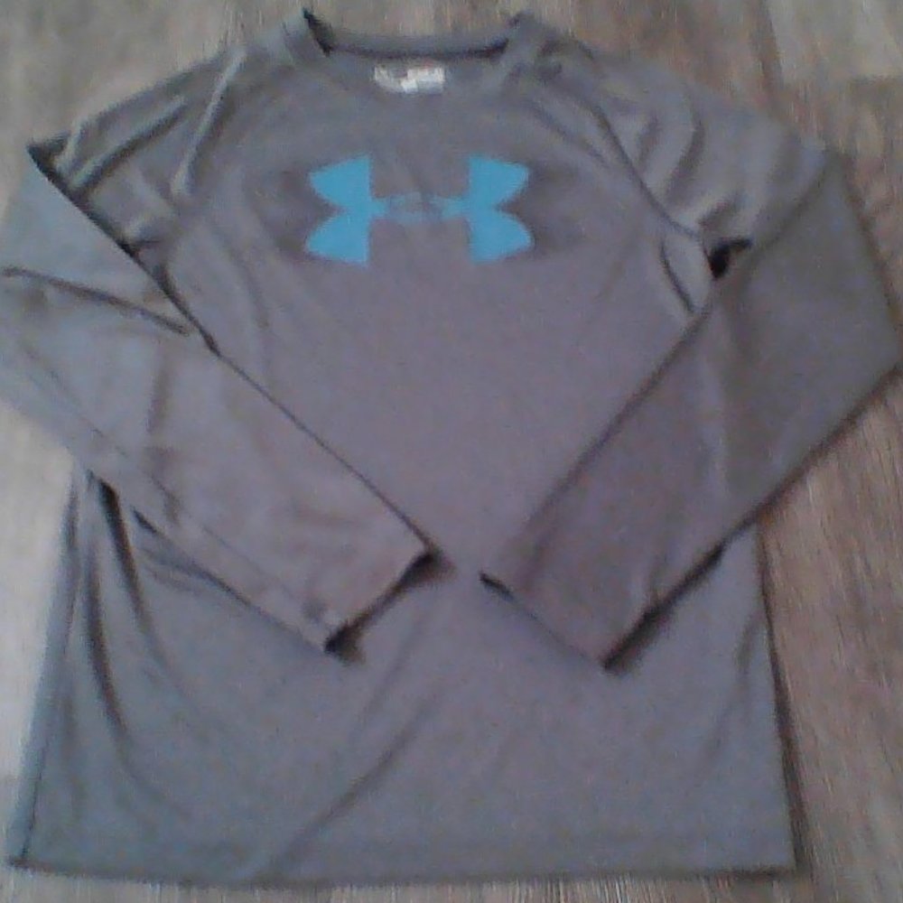 KIDS UNDER ARMOUR SHIRT